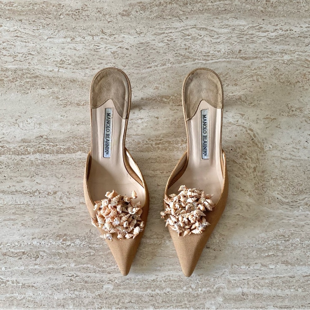 Vintage Manolo Blahnik Shell Beaded Mule Kitten Heels